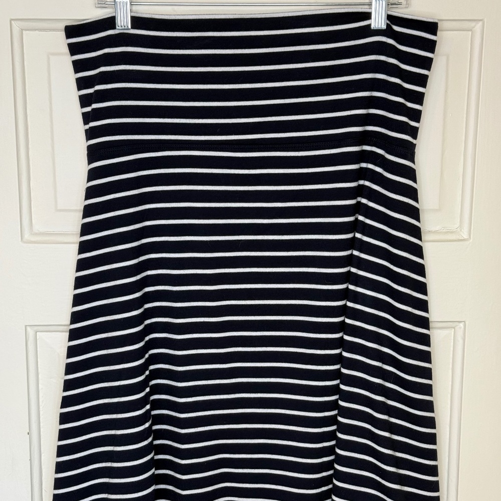 Old Navy Navy and White Striped Skirt Size Large